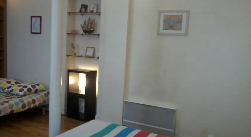 Alesia Grand Studio Apartment Paris