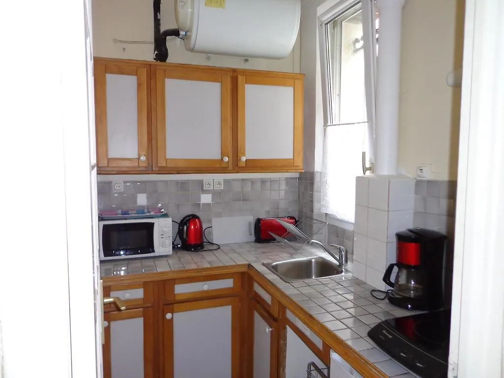 Alesia Grand Studio Apartment *
