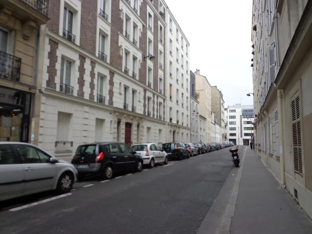 Alesia Grand Studio Apartment Paris