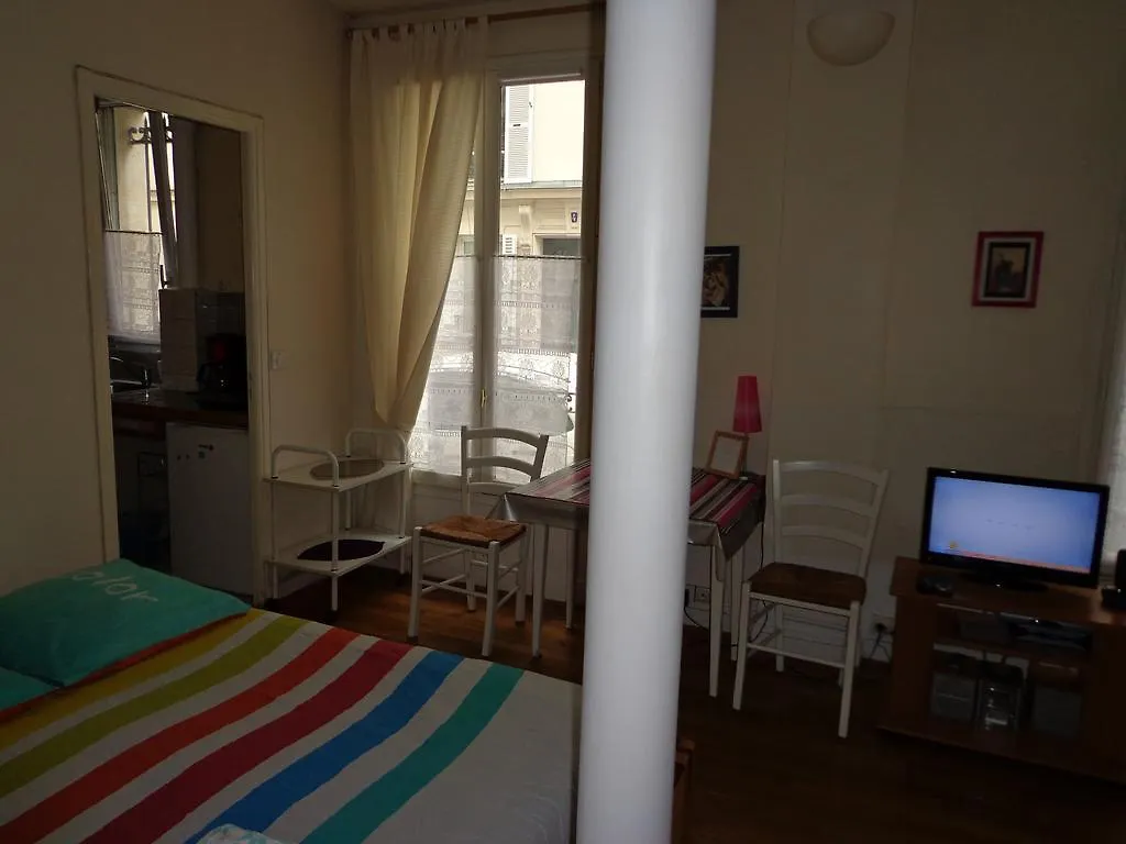 Alesia Grand Studio Apartment *