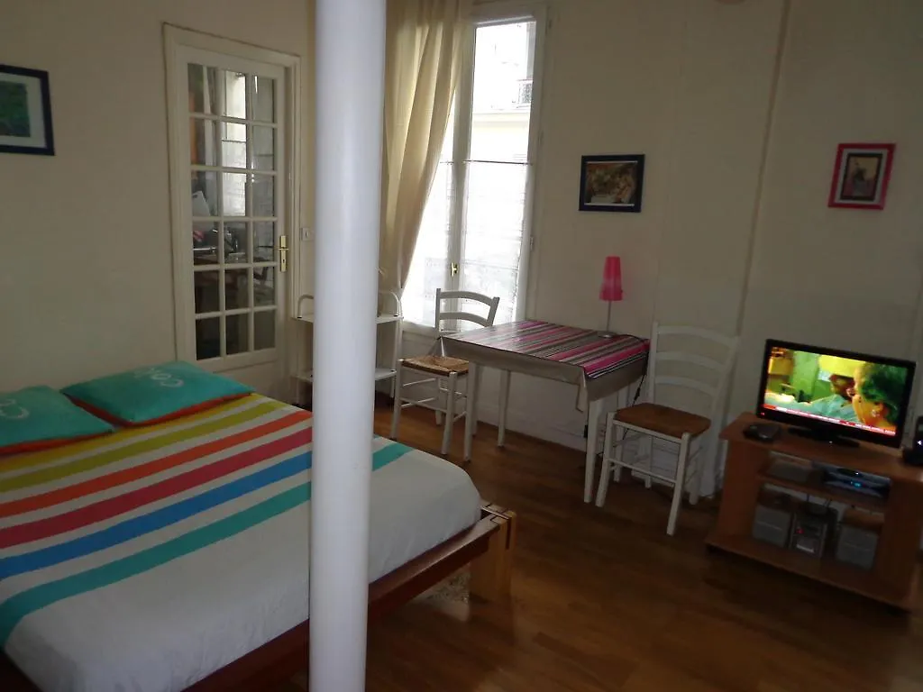 Alesia Grand Studio Paris